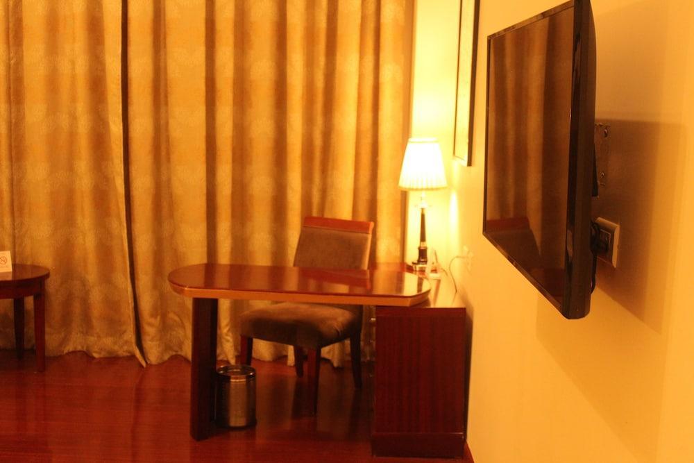 Ramada By Wyndham Jaipur Jaisinghpura Hotel Kültér fotó