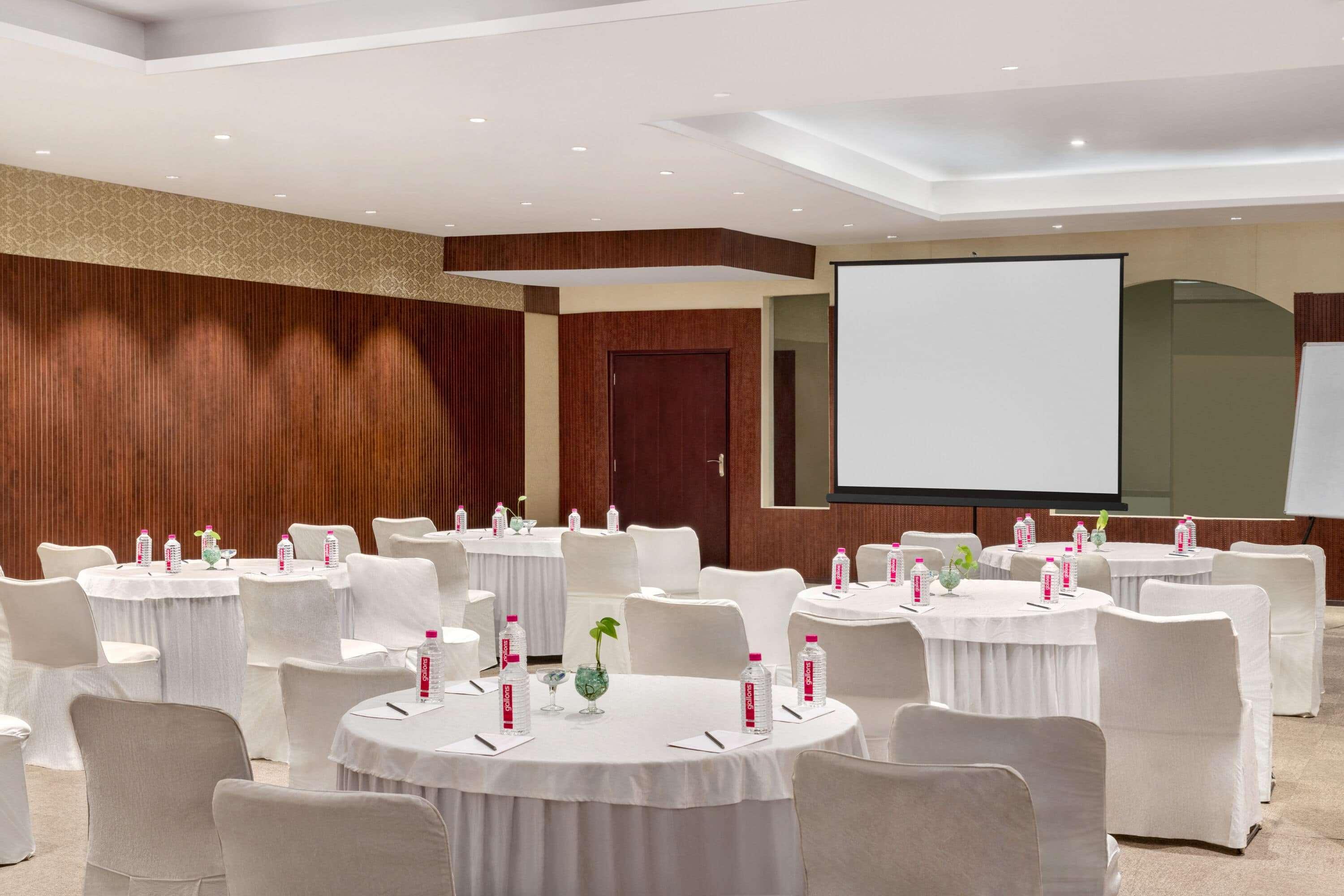 Ramada By Wyndham Jaipur Jaisinghpura Hotel Kültér fotó