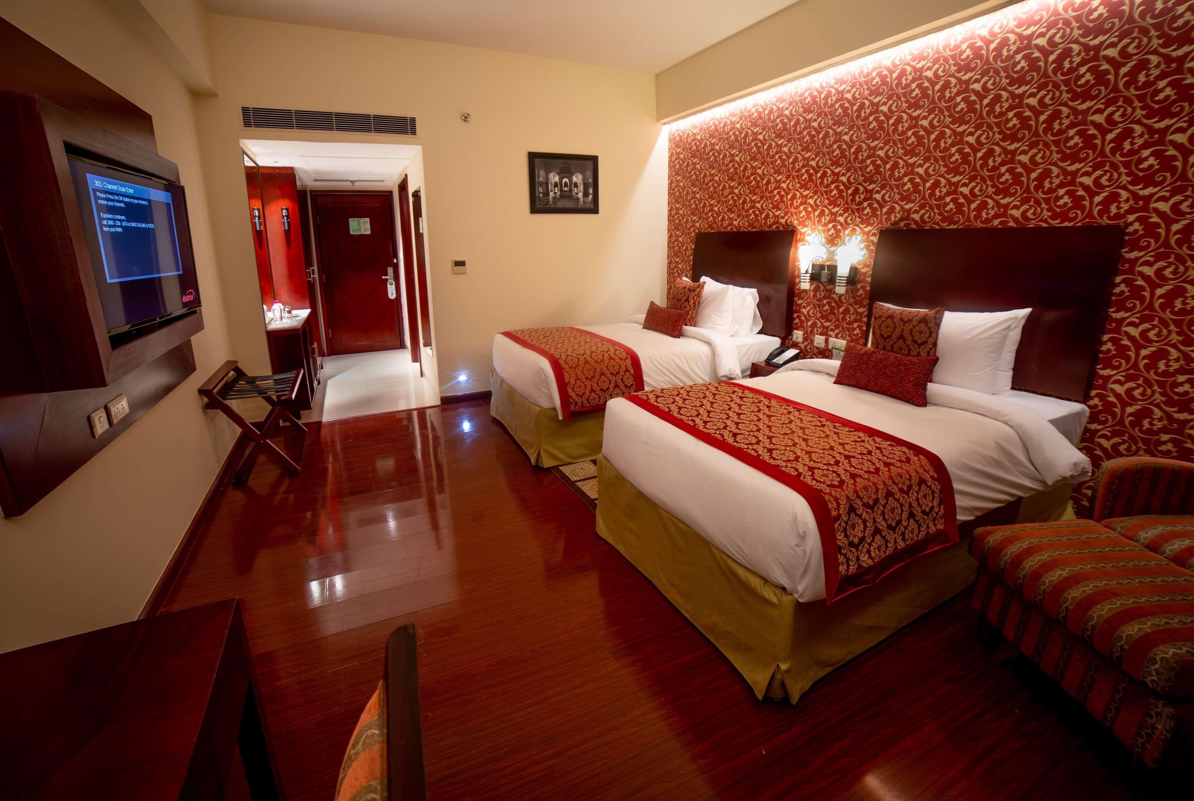 Ramada By Wyndham Jaipur Jaisinghpura Hotel Kültér fotó