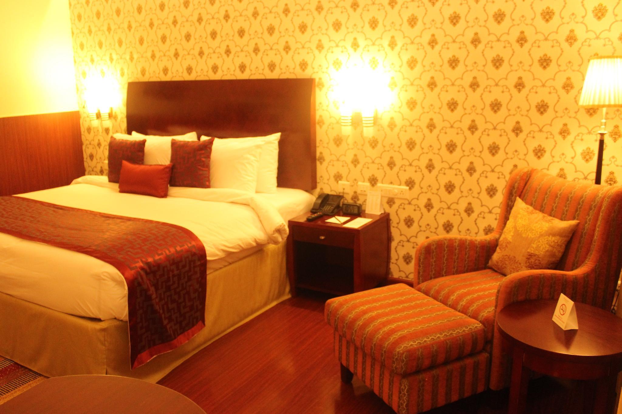 Ramada By Wyndham Jaipur Jaisinghpura Hotel Kültér fotó